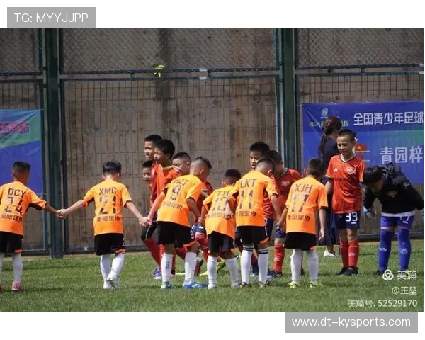 足球学院完善青训守门员的专项竞赛与试训体系，青少年足球守门员训练